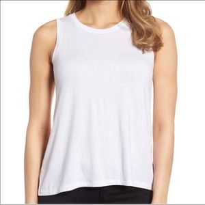 White keyhole soft tank